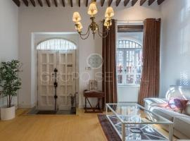 FULL HOUSE NEAR CATHEDRAL AND REAL MAESTRANZA by Antonia Diaz street, cottage a Siviglia