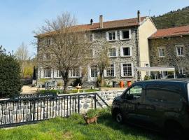 HL Hotel de la Loire, hotel in Goudet