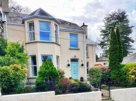 Charming 3-Bed Victorian Villa House in New Ross, hotel em New Ross