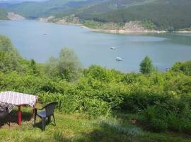 Vikendica Vidikovac na Zavojskom jezeru, hotel in Pirot