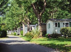 Camping ZELAIA, medencével rendelkező hotel Ascainben