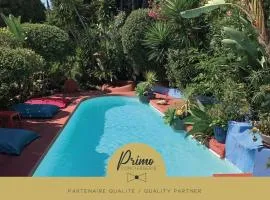 "La Villa Bali", en Bord de Mer à 5 mn des plages avec Piscine à cascade, Grand extérieur unique sur le thème de Bali