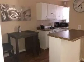Awesome and Cool Unit Located in Central Tucson