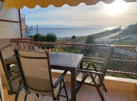 Apartament Dilyana 2, hotel sa Karianí