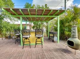 Clearwater Vacation Home Rental with Tiki Bar!, spa hotel in Clearwater