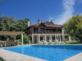 Espectacular Casa con Piscina en Allariz, hotel en Allariz