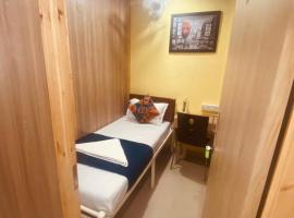 Royal Cabin Stay, hotel em Mumbai