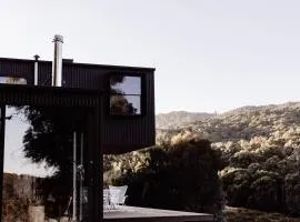 Luxury Alpine Stay with Epic Views at Mt Buller foothills