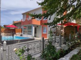 Holiday house with a swimming pool Kraljevica - 21125, hotel s parkováním v destinaci Križišće