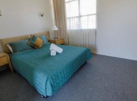 Lochinvar Hotel Motel, hotel con parking en Lochinvar