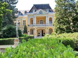 Batthyány Kastélyszálló, hotel in Zalacsány