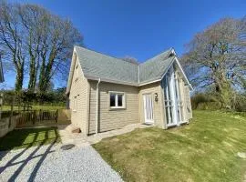 Trewhiddle Retreat V1 by Together Travel - Luxury 4-Bedroom Villa