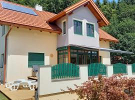 Ferienhaus Manuela, hotel em Velden am Wörthersee