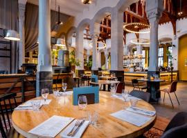 Post-Plaza Hotel & Grand Café، فندق في ليوواردن