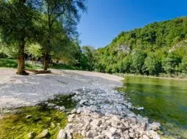 Cottage near river Kolpa, vineyards,top location.