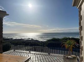 Casa Balena - Gansbaai seafront accommodation, back-up power, cottage a Gansbaai