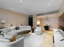 Maison Privee - Glamourous Apt with Sea Views at FIVE Palm