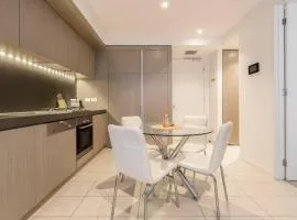 Nice 1 bedroom close to Albert Park Lake 02053