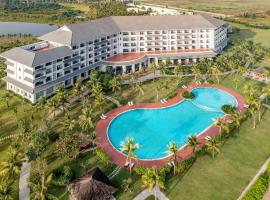 Melia Vinpearl Cua Hoi Beach Resort, hotel in Cửa Lò