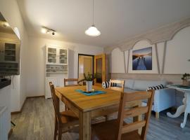 Stylish & Spacious Apartment with Patio, hotel en Stams