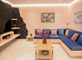 THE ROCK LUXURY HOMES, hotell i Mesaria