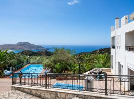A 5 bedroom villa with pool & amazing sea view!, bolig ved stranden i Sellía