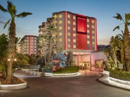 Ramada Resort By Wyndham Lara, hotel with jacuzzis in Lara