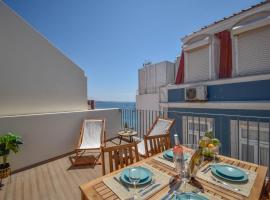 Central & Stylish 2 Bedroom Apartment w/ Balcony, apartment in Cascais