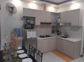 TMD COMFORTABLE TRANSIENT HOUSE IN STO.TOMAS BATANGAS (UNIT 1) โรงแรมที่มีที่จอดรถในSan Felix