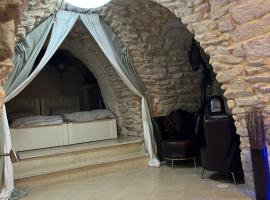 Authentic Tzfat Cave Tzimmer, hotell med parkeringsplass i Safed