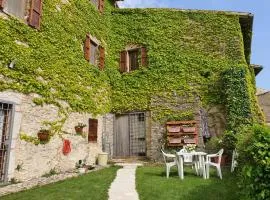Il borgo di Cornillo
