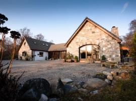 The Wilds - Seasgair Lodges, hotel in Kingussie