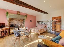 Le Petit Pressoir - Charmant studio, ξενοδοχείο σε Collonge-en-Charollais
