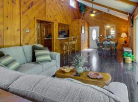 Cozy Moneta Getaway Near Smith Mountain Lake!: Moneta şehrinde bir tatil evi