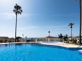 CASA NOAH a 250m de la playa NUEVO, hotell sihtkohas La Cala de Mijas huviväärsuse El Chaparral Golf Club lähedal