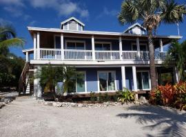 Beautiful Island Villa - Beach Access on Private 2 Acres, cottage in Moss Town