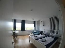 1 Apartment mit Yachthafenblick