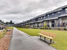 Elegant Vancouver Townhome - 18 Mi to Portland