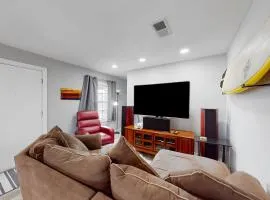 Peaceful Hideaway - Upstairs Unit B
