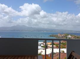 Studio de la baie Trois-ilets, hôtel avec piscine à Les Trois-Îlets