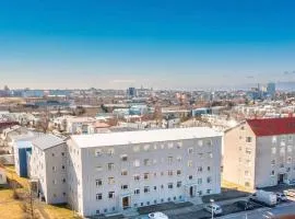 Well located 2-bedroom condo with a balcony
