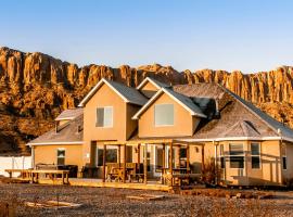 Moab Desert Home, 4 Bedroom Private House, Sleeps 10, Pet Friendly, hotell sihtkohas Moab
