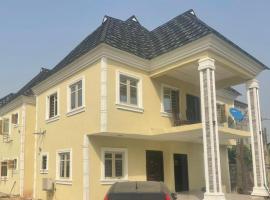 Five Bedroom Duplex in Ogombo, Ajah Lagos Nigeria, хотел в Леки