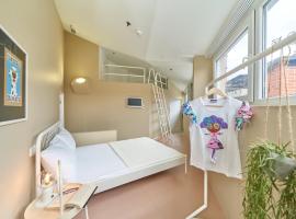 Design Hostel One, cheap hotel in Split