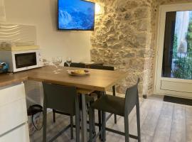 4* Posta / Butiga couples only apartments, ξενοδοχείο σε Vrbnik