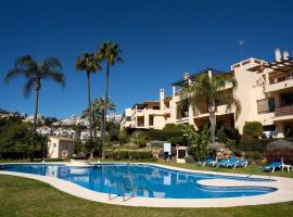 Los Piños, 2 Bedroom Apartment with panoramic view, hotel a Benahavís