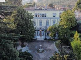 Villa Excelsior Dimora Liberty con Accesso al Lago, Hotel in Toscolano-Maderno