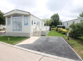 Countryside Holiday Park by the River nr Canterbury (Pet-Friendly), chalet i Canterbury