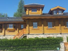 Le Renne Blanc Pyrénées de France, hotel cerca de Telecabina des Airelles, Font-Romeu