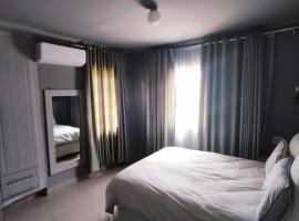 Labas Travellers Guesthouse, hotel din Jozini